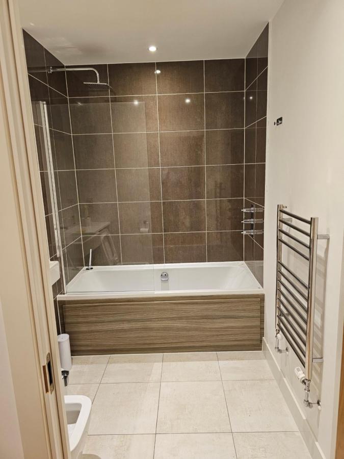 Santina Apartments Кройдон Экстерьер фото