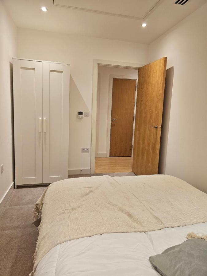 Santina Apartments Кройдон Экстерьер фото