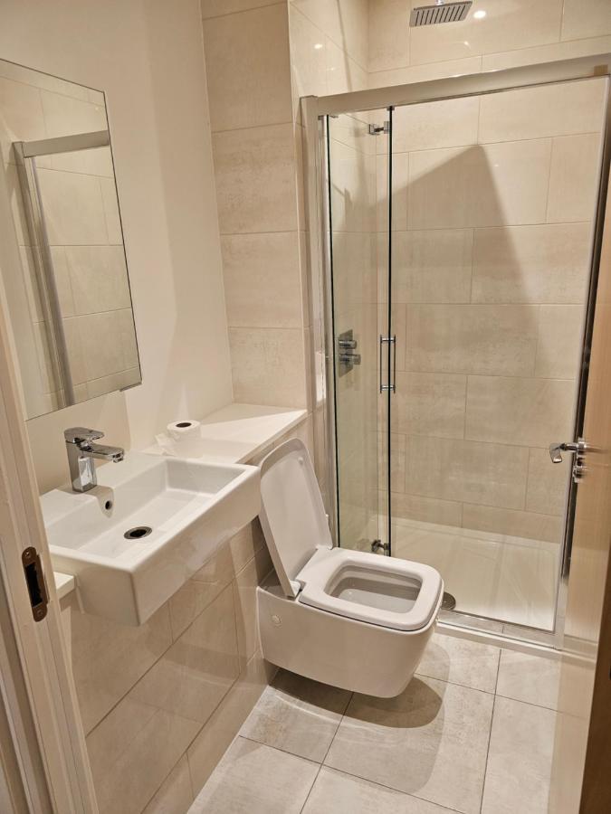 Santina Apartments Кройдон Экстерьер фото