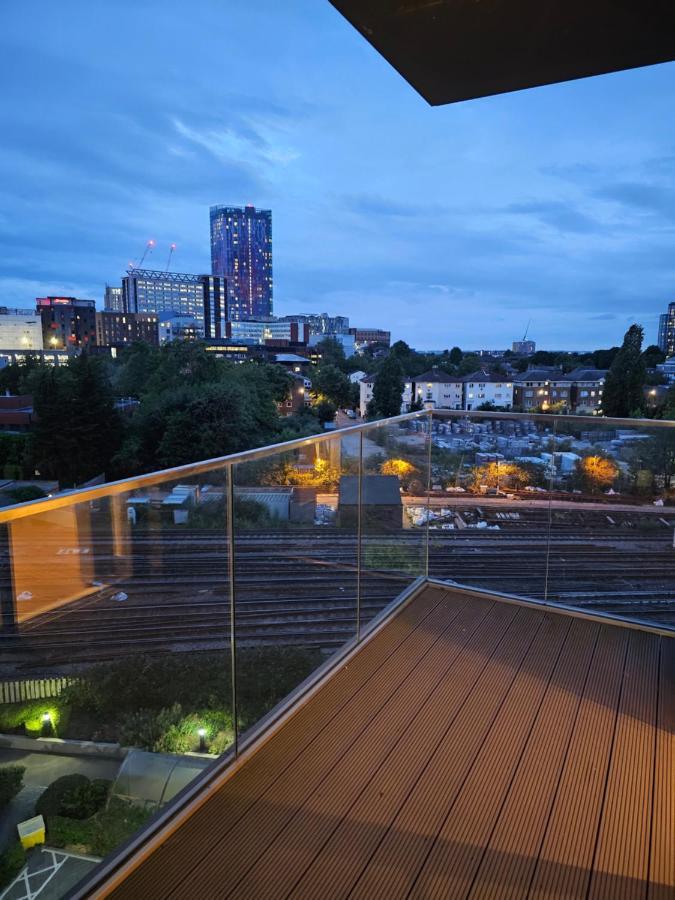 Santina Apartments Кройдон Экстерьер фото