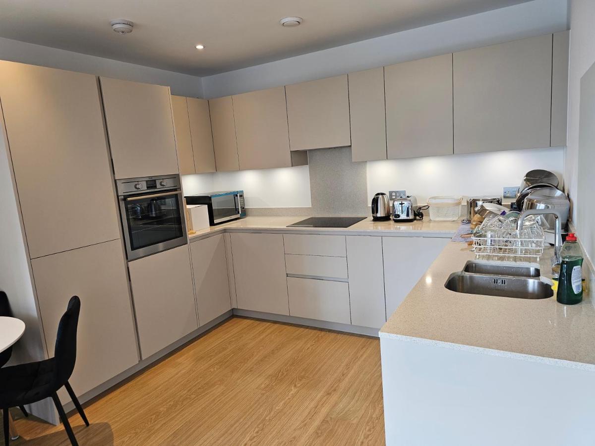 Santina Apartments Кройдон Экстерьер фото