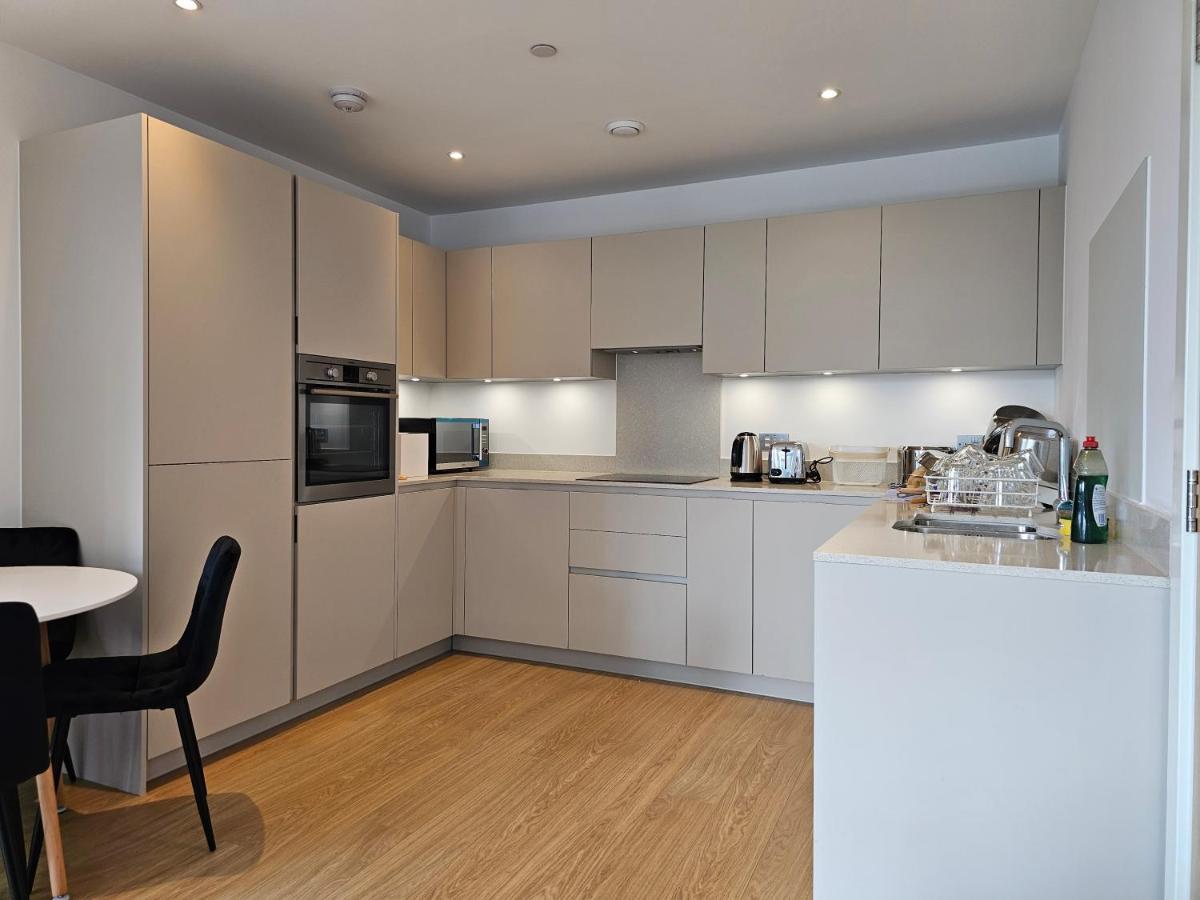Santina Apartments Кройдон Экстерьер фото